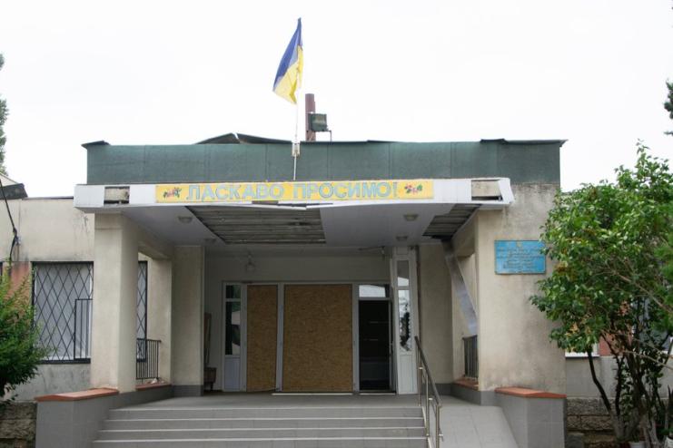 Внаслідок ракетного удару місцева школа на Одещині не зможе прийняти учнів (відео)
